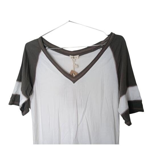 New POL Colorblock V-Neck Soft Stretch Tee Oversized White Short Sleeve Small - Picture 6 of 16